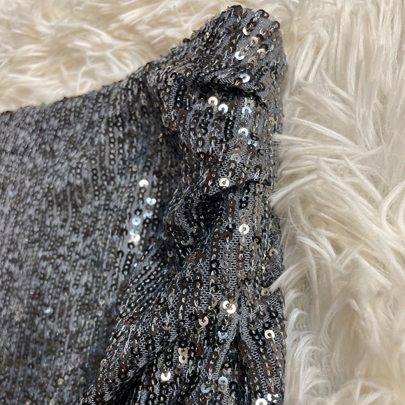 Fun and festive sequined skirt - Picture 3 of 4